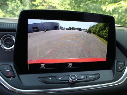 Used 2025 Chevrolet Blazer LT AWD/4WD image 14