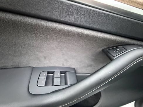 Used 2024 Tesla Model Y Long Range RWD image 26
