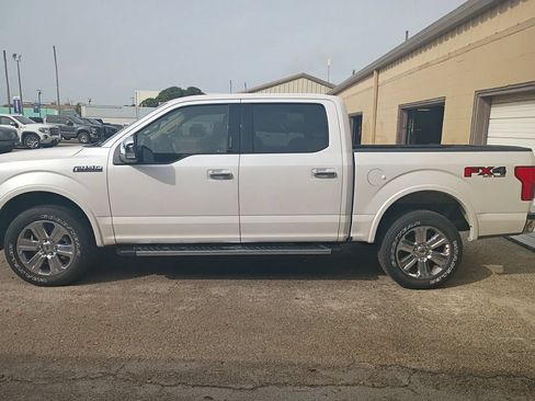 Used 2018 Ford F150 Lariat w/ Equipment Group 502A Luxury AWD/4WD image 14