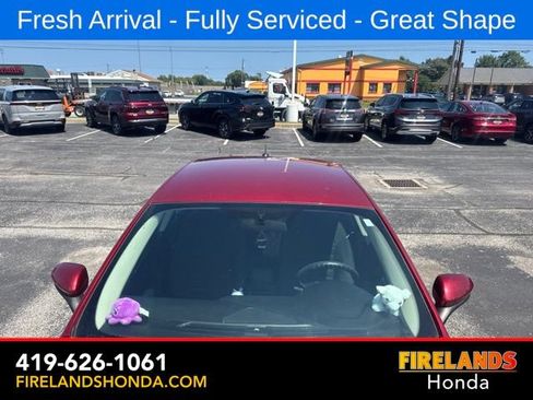 Used 2017 Ford Fusion SE w/ Fusion SE Technology Package FWD image 11