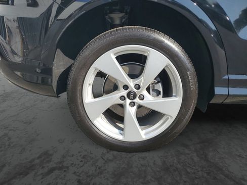 Used 2025 Audi Q5 Premium Plus w/ Premium Plus AWD/4WD image 5