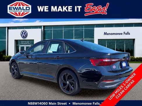 Used 2025 Volkswagen Jetta SE w/ Sunroof Package FWD image 5