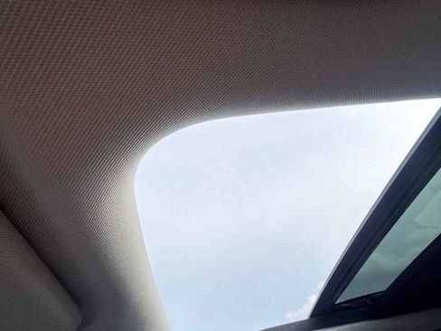 Used 2023 Kia Sorento S w/ Panoramic Sunroof Package FWD image 6
