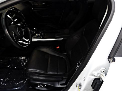 Used 2020 Jaguar XE S image 8