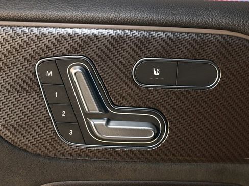 Used 2023 Mercedes-Benz GLB 250 4MATIC image 38