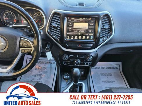 Used 2014 Jeep Cherokee Latitude w/ Cold Weather Group image 15