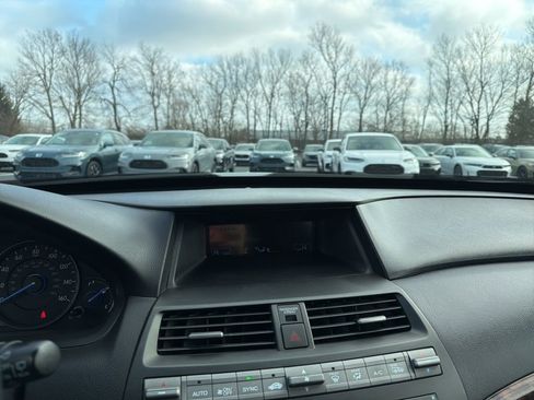 Used 2012 Honda Crosstour EX image 15