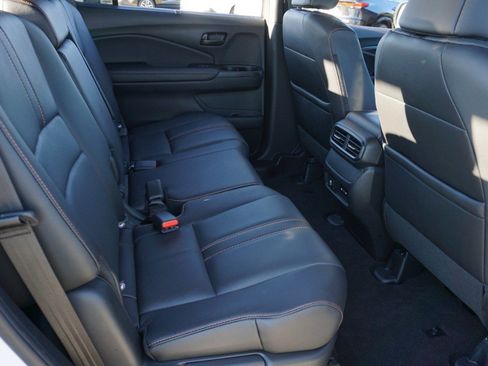 Used 2024 Honda Passport TrailSport image 31