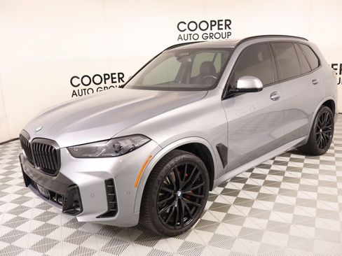 Used 2024 BMW X5 xDrive40i w/ M Sport Package AWD/4WD image 11