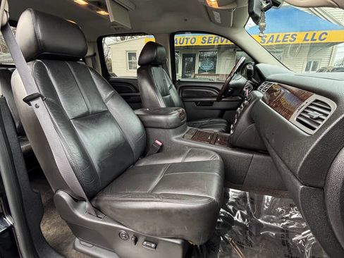 Used 2011 GMC Sierra 2500 Denali w/ Snow Plow Prep Package image 19