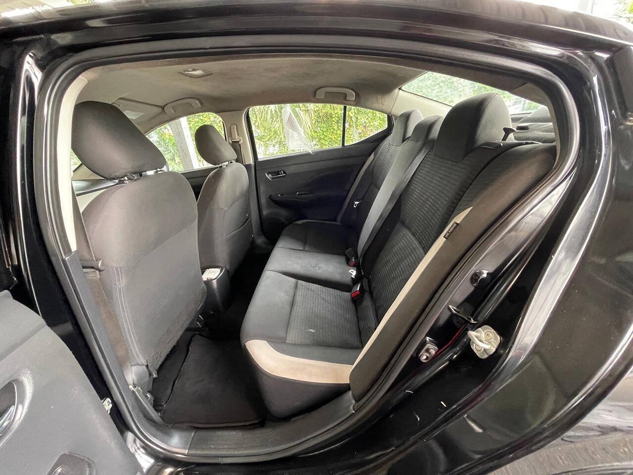 Used 2021 Nissan Versa SV FWD image 11