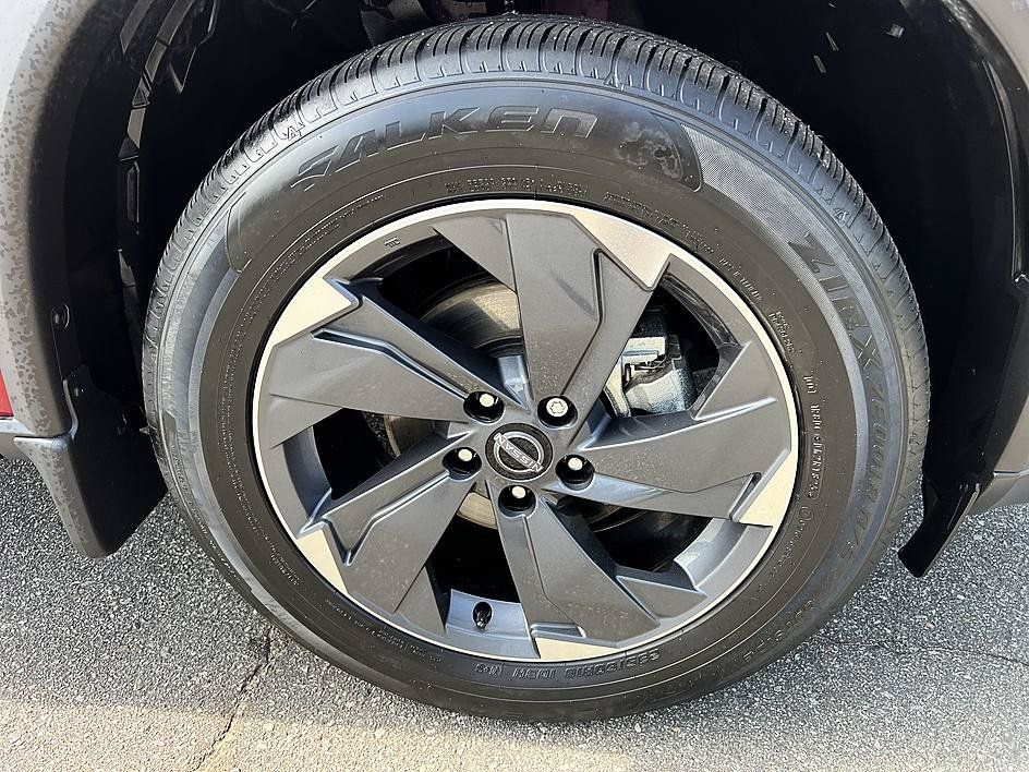 Certified 2026 Nissan Rogue SV w/ SV Premium Package FWD image 12