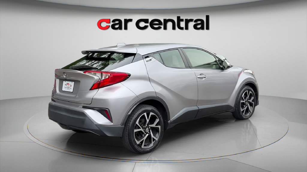 Used 2019 Toyota C-HR XLE FWD image 5