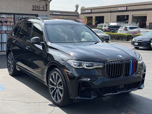 Used 2022 BMW X7 M50i w/ Dynamic Handling Package AWD/4WD image 3