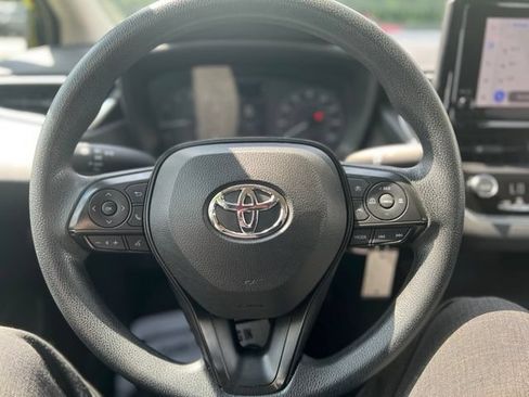 Used 2023 Toyota Corolla LE FWD image 13