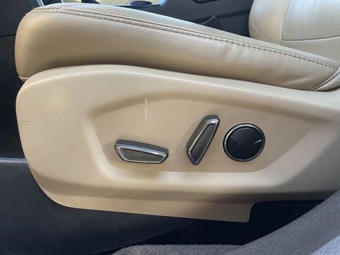 Used 2016 Ford Explorer Limited image 18