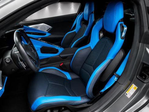 Used 2021 Chevrolet Corvette Stingray Premium Cpe w/ Z51 Performance Package RWD image 6