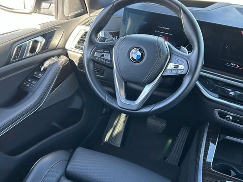 Used 2026 BMW X5 xDrive40i AWD/4WD image 16