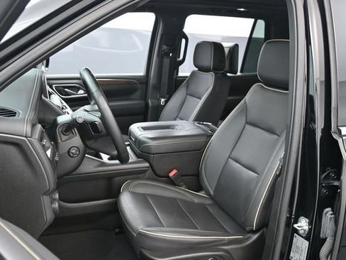 Used 2023 Chevrolet Tahoe Premier w/ Premium Package AWD/4WD image 10