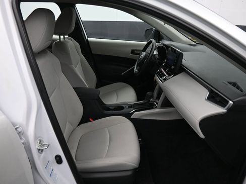 Certified 2022 Toyota Corolla Cross L AWD/4WD image 24