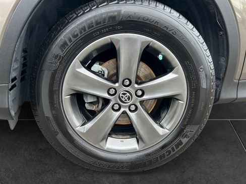 Used 2015 Toyota RAV4 XLE AWD/4WD image 9