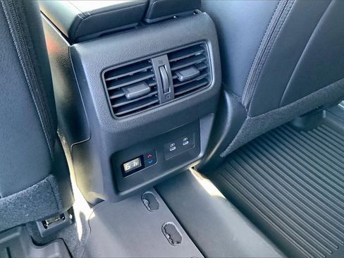 New 2025 Nissan Rogue SL w/ Tech Package image 14