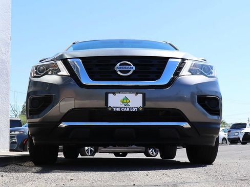 Used 2020 Nissan Pathfinder S FWD image 17