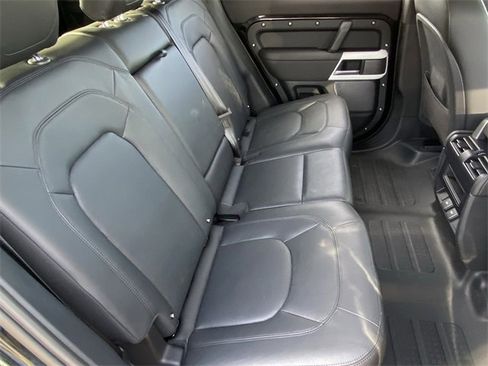 Used 2024 Land Rover Defender 110 S image 22