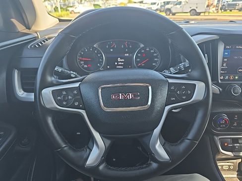 Used 2024 GMC Terrain SLT image 31