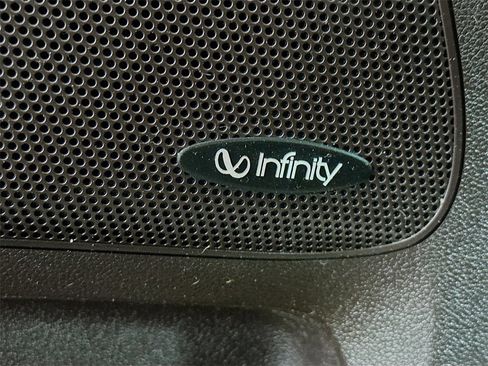 Used 2018 Kia Sedona SX Limited image 19