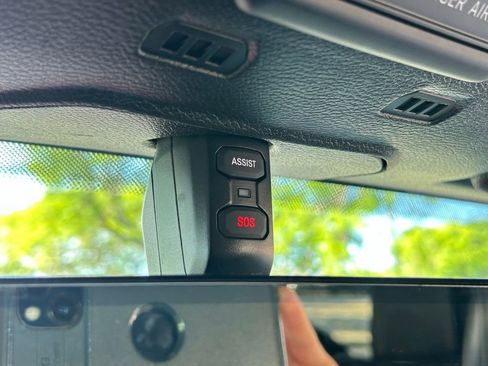 Used 2018 Jeep Wrangler Unlimited Sahara AWD/4WD image 26