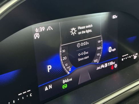 Used 2025 Volkswagen Taos SE AWD/4WD image 16