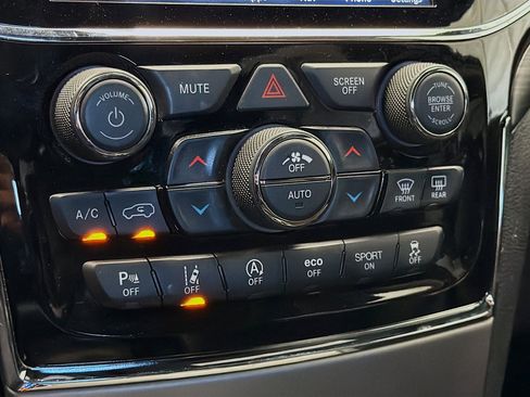 Used 2020 Jeep Grand Cherokee Altitude image 10