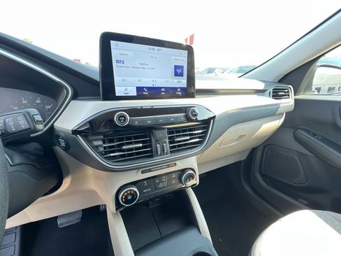 Used 2021 Ford Escape SE image 26