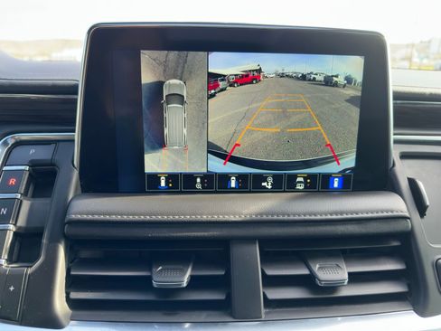 Used 2022 Chevrolet Tahoe Z71 w/ Luxury Package AWD/4WD image 12