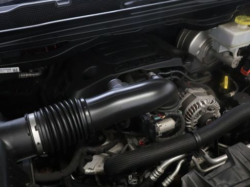 Used 2019 RAM 1500 Laramie AWD/4WD image 28