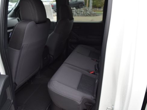 Used 2026 Nissan Frontier SV w/ All-Weather Content Package AWD/4WD image 11