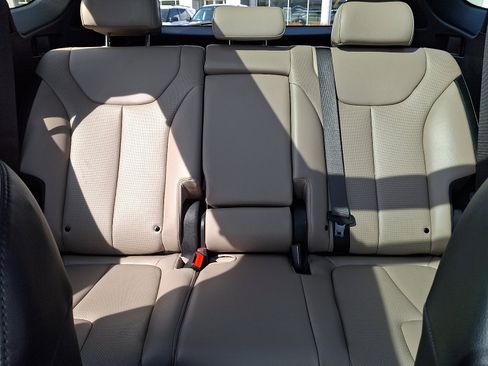 Used 2023 Hyundai Santa Fe SEL w/ Premium Package image 19