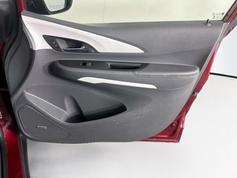 Used 2018 Chevrolet Bolt Premier w/ Driver Confidence II Package FWD image 30