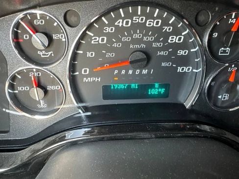 Used 2023 Chevrolet Express 2500 Extended RWD image 9