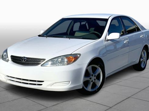 Used 2003 Toyota Camry LE image 1