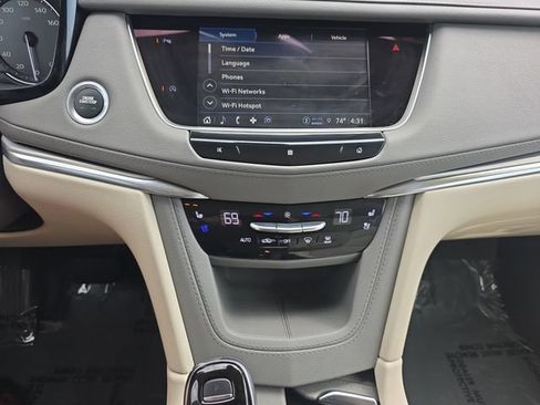 Used 2021 Cadillac XT5 Premium Luxury w/ LPO, Floor Liner Package AWD/4WD image 20