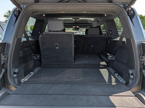 Used 2024 Rivian R1S Adventure AWD/4WD image 18