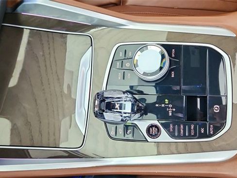 Used 2022 BMW X6 xDrive40i w/ Executive Package image 51