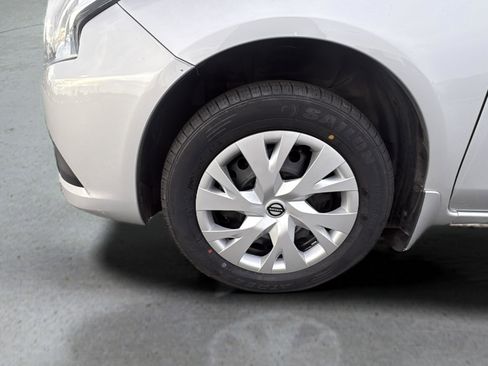 Used 2018 Nissan Versa S Plus image 17