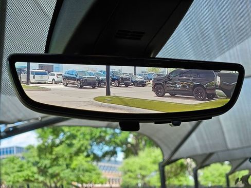 Used 2021 Chevrolet Tahoe Premier w/ Premium Package RWD image 21