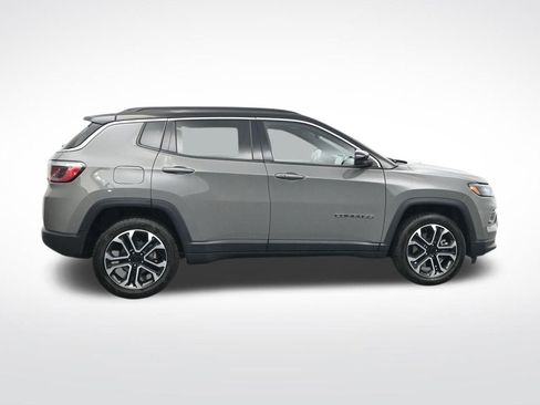 Used 2024 Jeep Compass Limited image 4