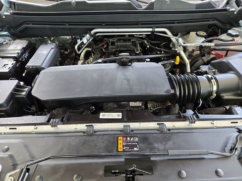 Used 2026 Chevrolet Colorado ZR2 w/ Technology Package AWD/4WD image 36