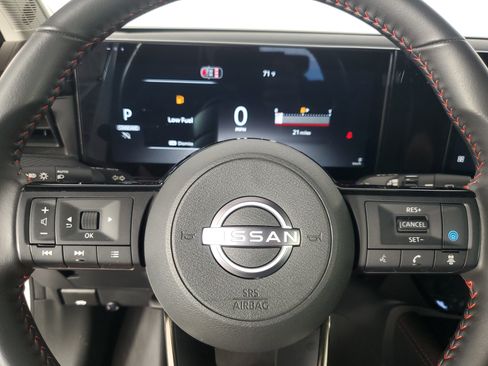 Used 2026 Nissan Kicks SR FWD image 23