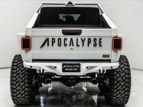 Used 2025 Jeep Gladiator Sport image 26